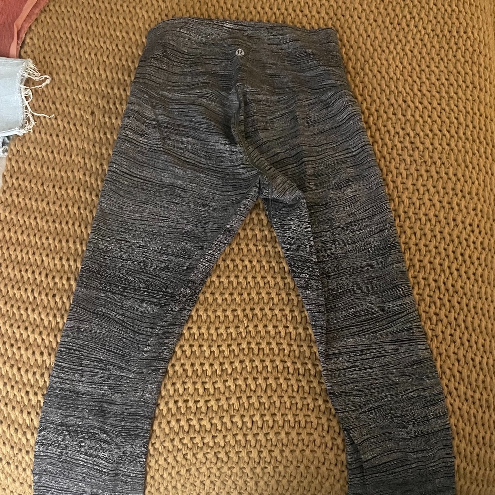 Lululemon 3/4 cropped leggings